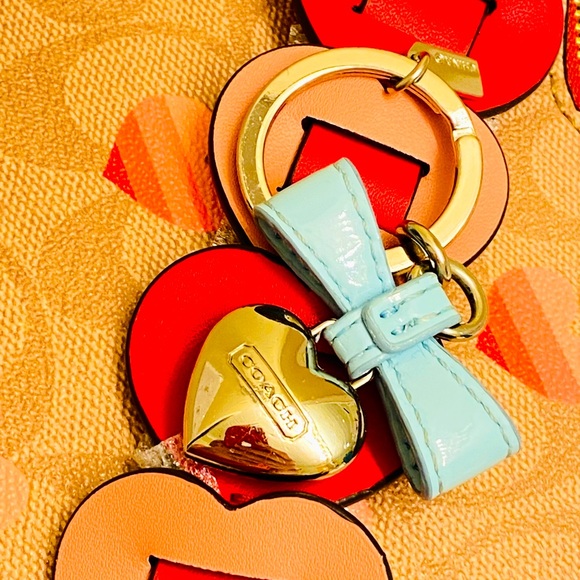 Coach heart keychain - Picture 5 of 7